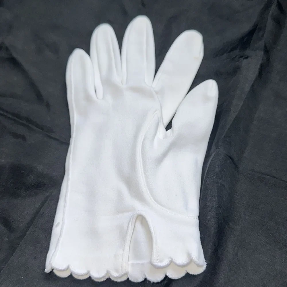 Vintage Aris white cotton wrist gloves with scalloped‎ hem
